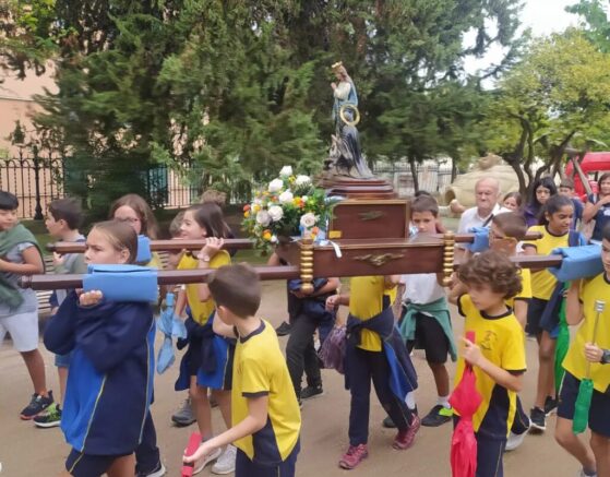 17 FOTO NIÑOS ROMERÍA GLORIETA